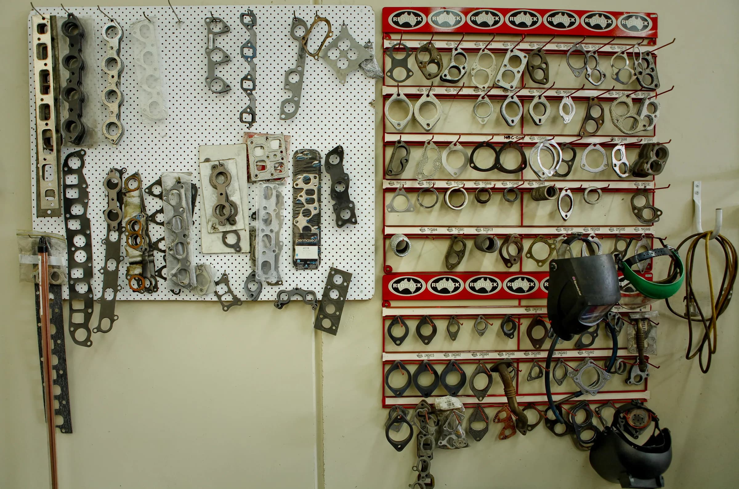 Exhaust parts and fabrication equipment